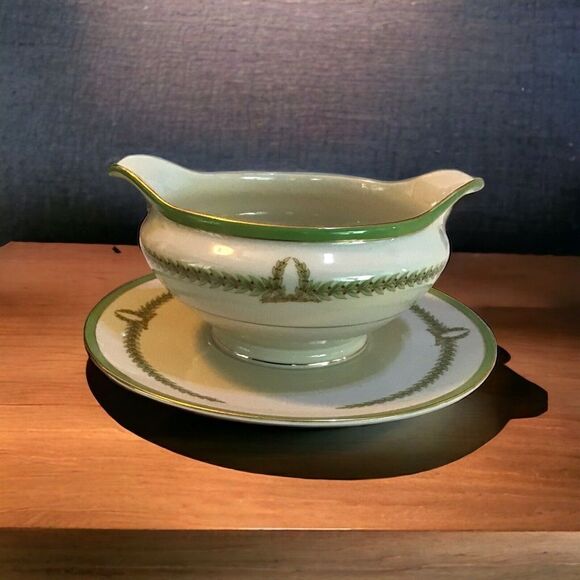 Gravy Boat with Attached Underplate Baronet Lyric - Picture 1 of 2